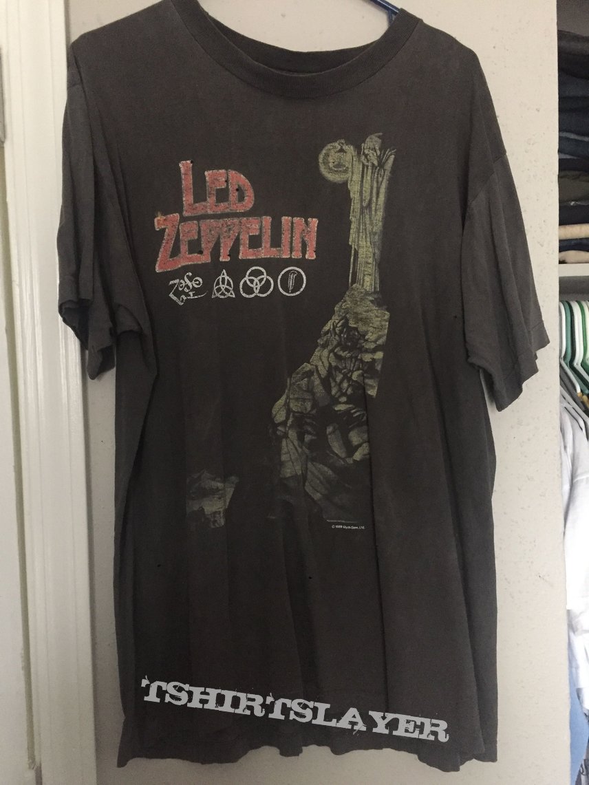 Led Zeppelin- Stairway to Heaven 