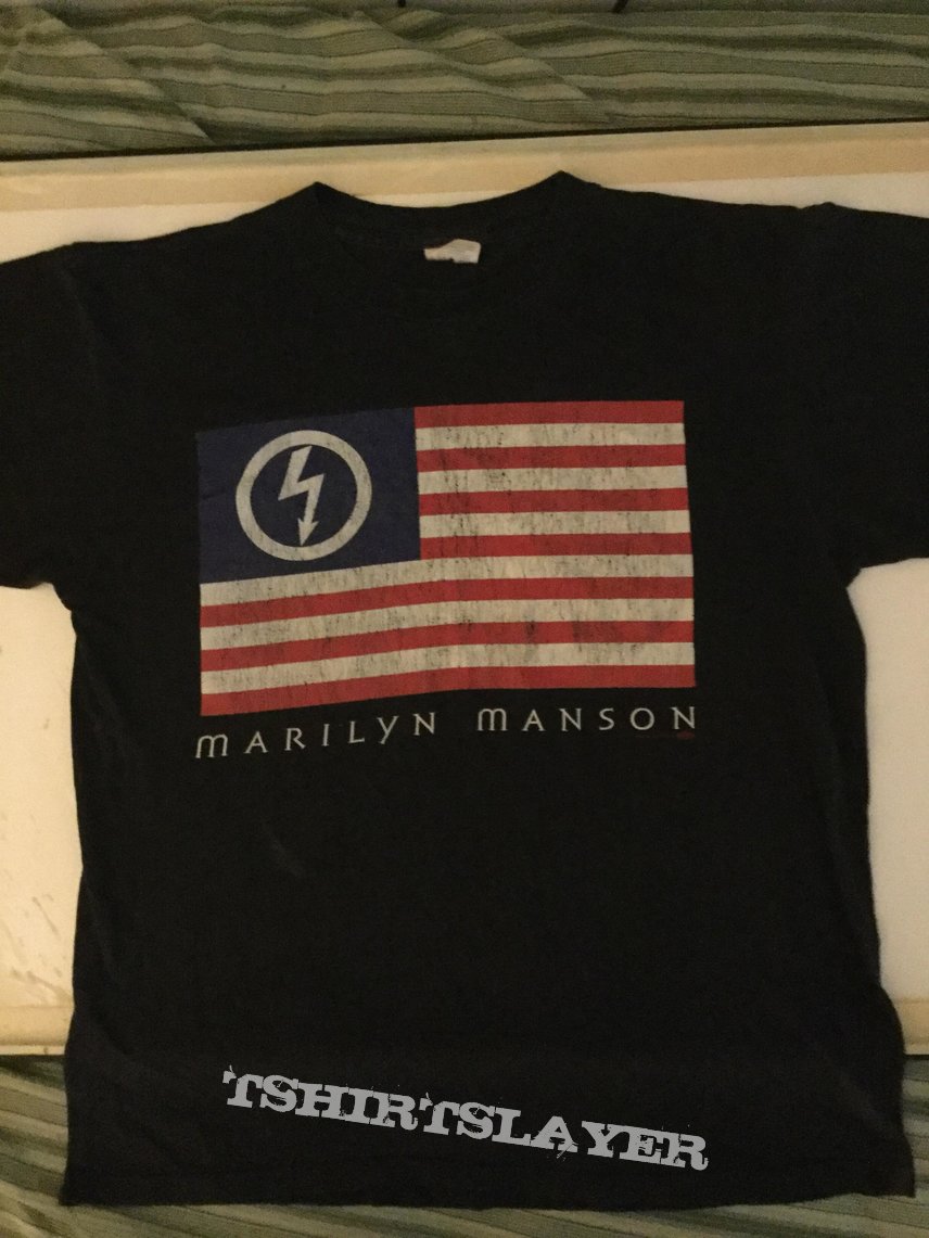 Marilyn Manson 1997 shock symbol flag T-shirt | TShirtSlayer TShirt and ...
